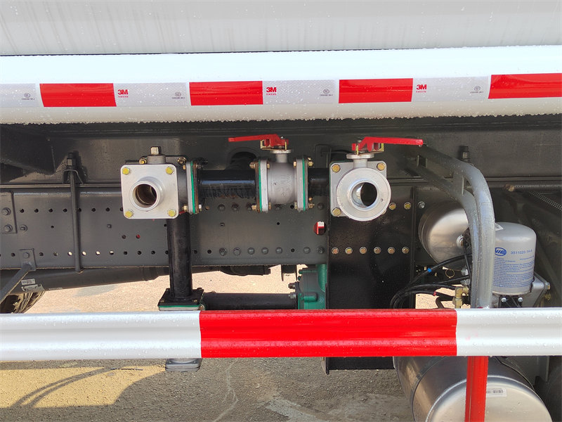 HOWO NX 20CBM water sprinkler truck