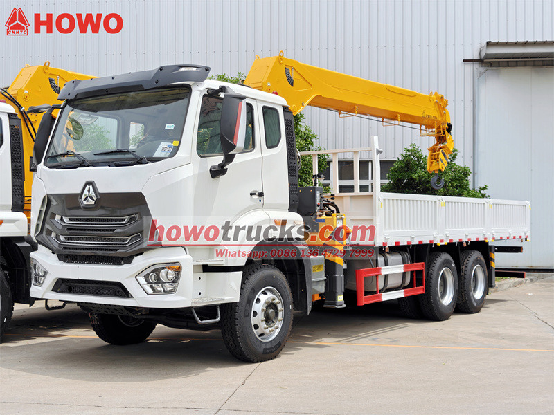 Howo 6x4 cargo truck with 20T crane