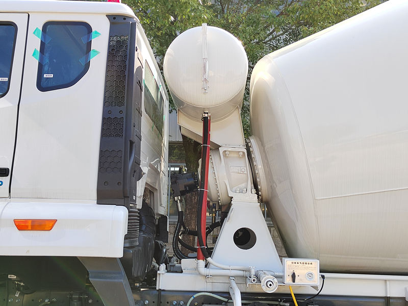 Howo 6x4 cement mixer truck