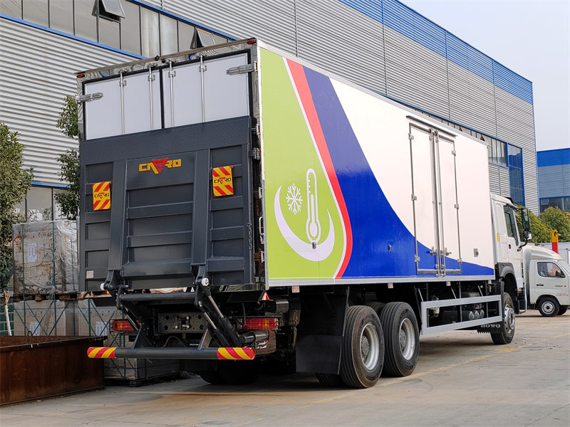  Howo 6x4 Refrigerator Van Truck