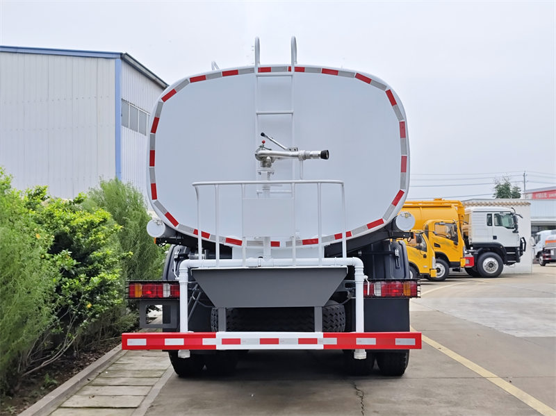 HOWO 20000L water tank truck