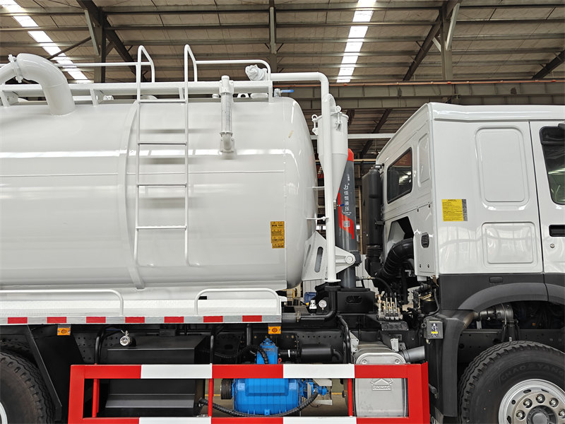 HOWO 10 wheels septic tank truck for sale