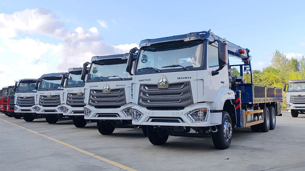 Анголаға 5 дана HOWO жүк көлігіне орнатылған крандар жеткізілді