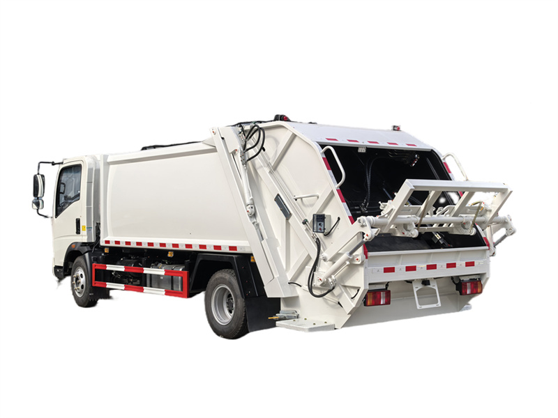 HOWO 4X2 8CBM garbage truck with compactor 